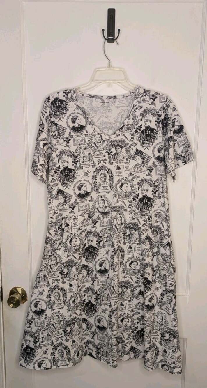 Svaha Historical Women Rights Dress L Large Short Sleeve V-Neck Cotton Pockets